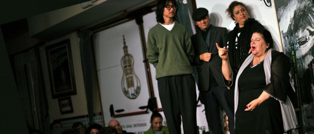 Inés Bacán en la Torres Macarena, invocando el compás