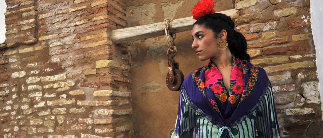 DESFILE SOLIDARIO de trajes de gitana del taller de costura de Isabel Trujillo